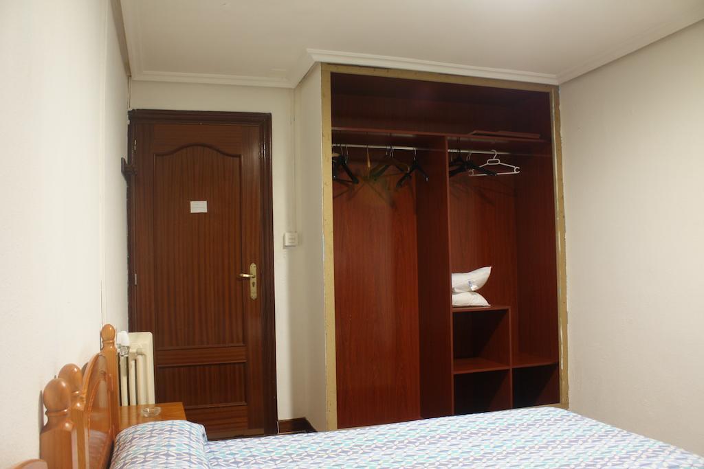 Hostal Temino Burgos Room photo